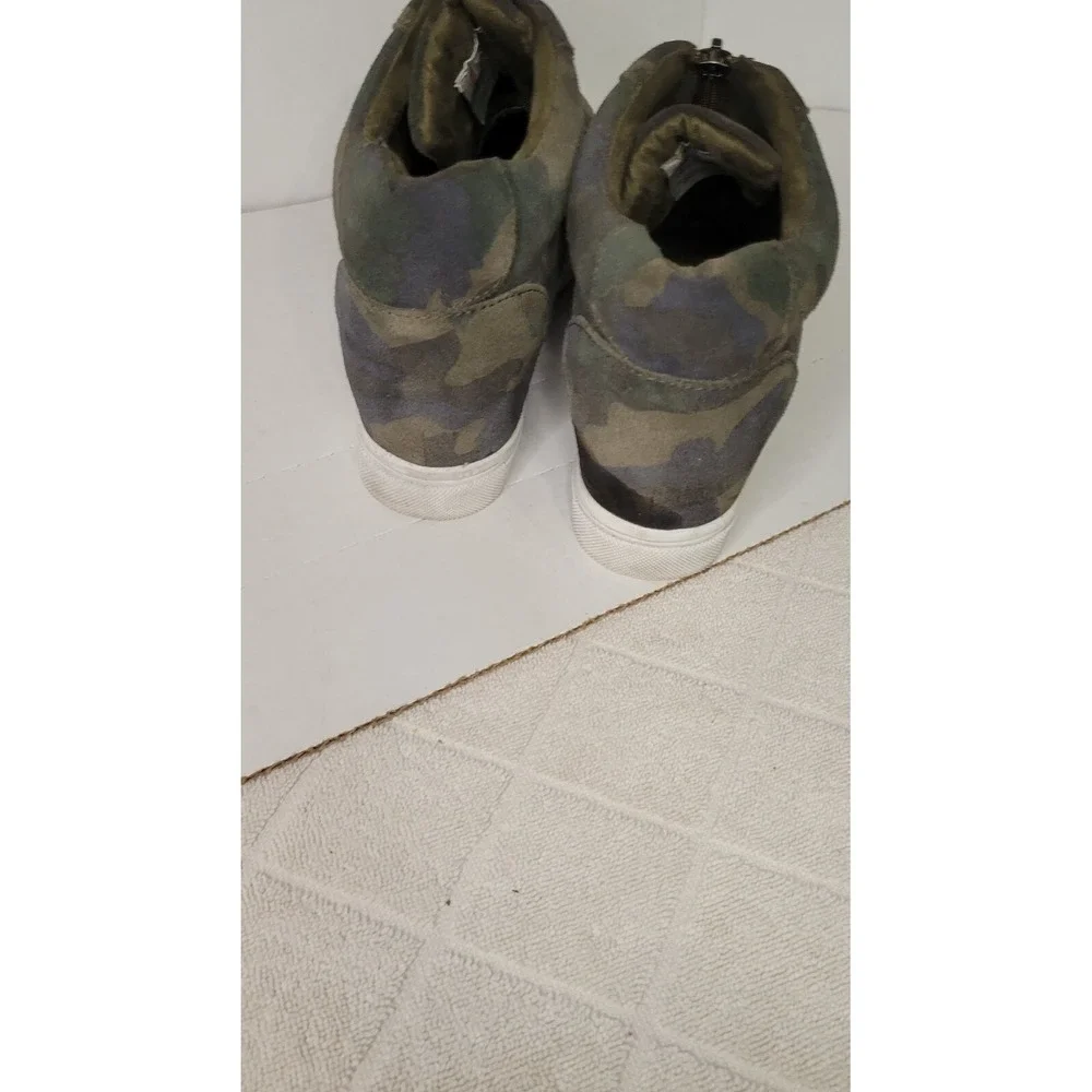 Blondo Glenda‎ Waterproof Camo Zip Up Ankle Booties Comfortable Shoes comfort